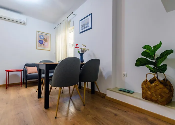 Pretty In The Centre - Old Town Apartman *