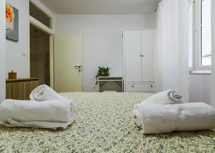 Pretty In The Centre - Old Town Apartman *