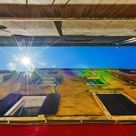 Pretty In The Centre - Old Town Daire *