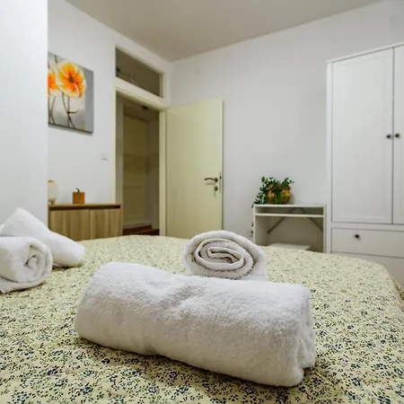 Daire Pretty In The Centre - Old Town