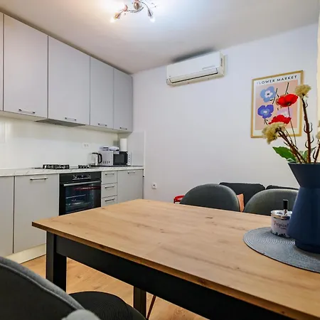 Pretty In The Centre - Old Town *